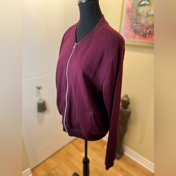 NWOT/ H&M  Bomber Style Sweatshirt/ eggplant,zip fr,side pockets,notch collar - Picture 5 of 10